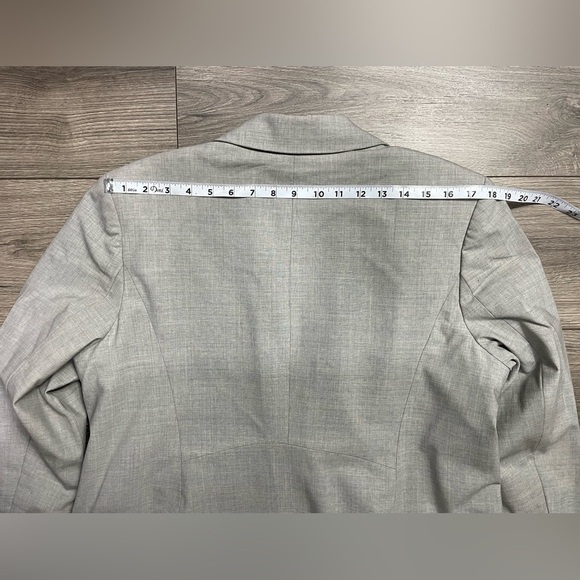 MM LaFleur Ross‎ Blazer in Light Gray Tropical Wool PLUS SIZE +1 - Picture 7 of 14
